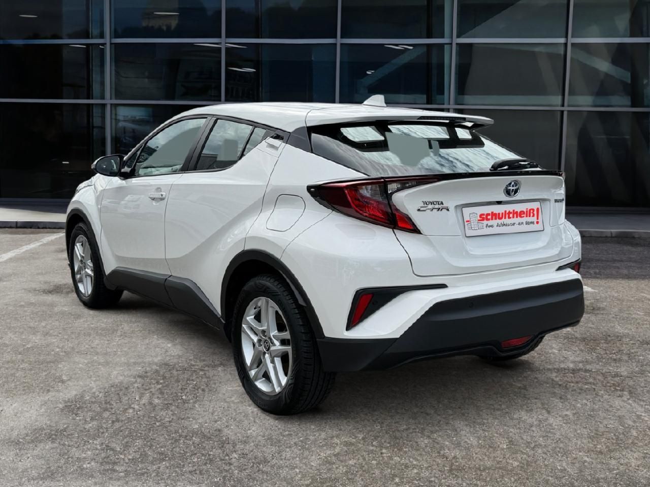 Fahrzeugabbildung Toyota C-HR Hybrid Business Edition