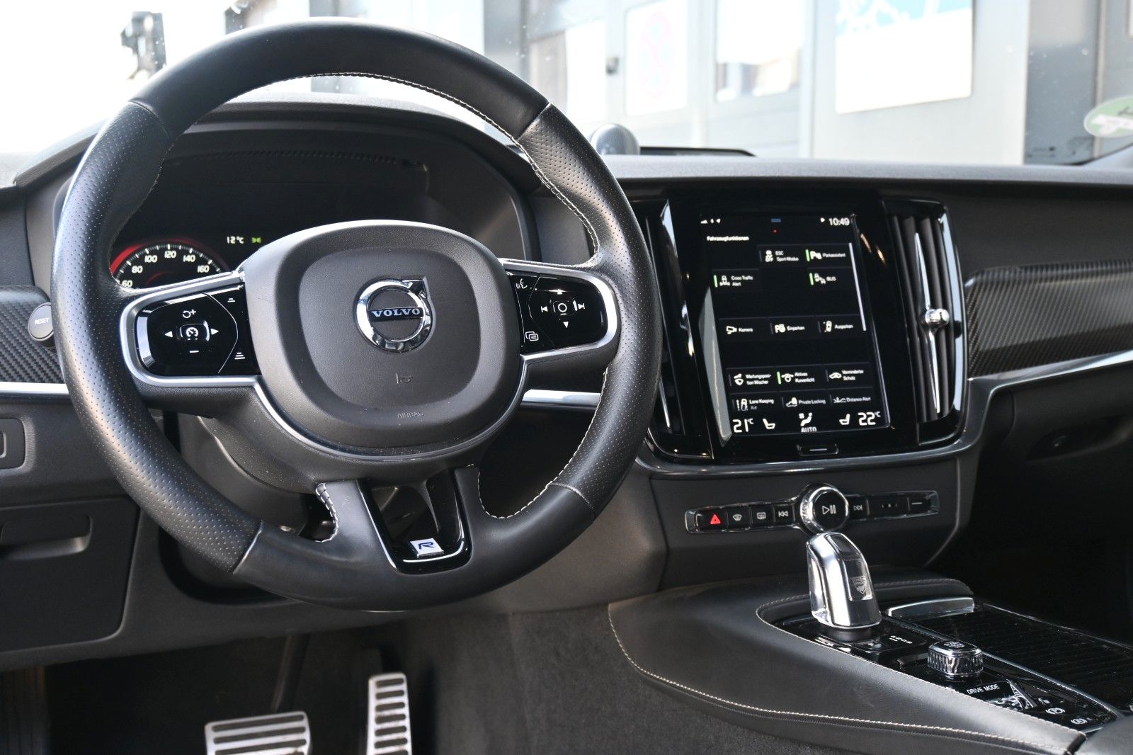 Fahrzeugabbildung Volvo S90 Lim.R-Design Plug-In Hyb. AWD*B&W*LUFT*MASS*