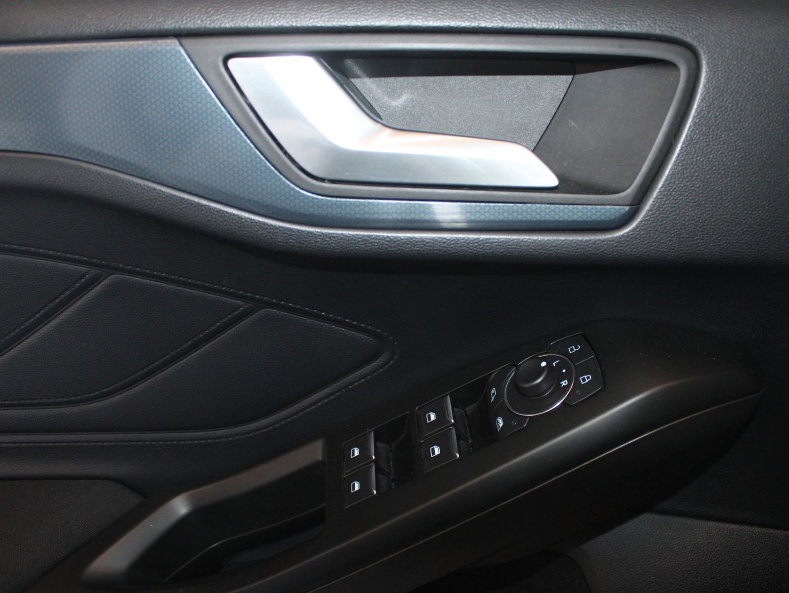 Fahrzeugabbildung Ford Focus Active Turnier LED NAVI WinterPaket uvm.