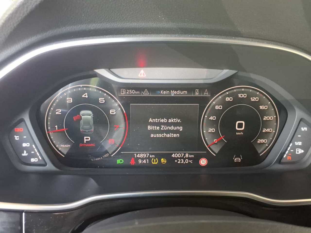Audi Q3 S-Line 40 TFSI quattro S-tronic / Sonos, Pano foto 4