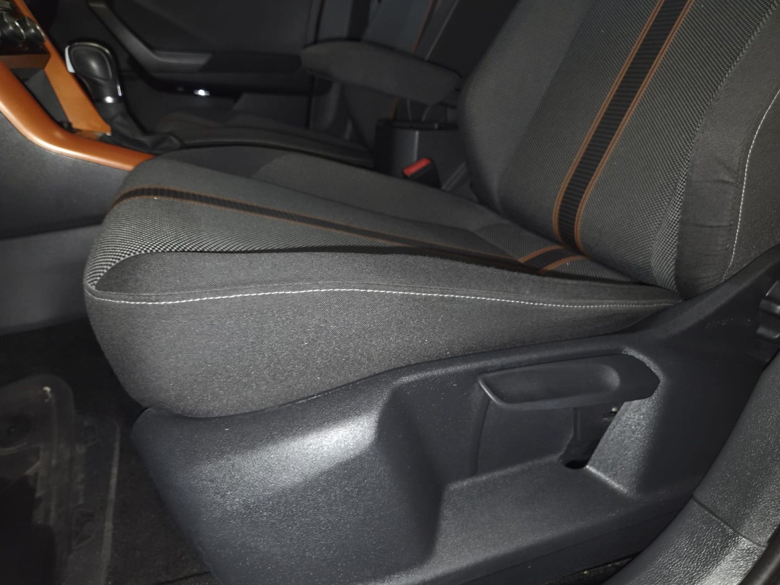 Fahrzeugabbildung Volkswagen T-Roc Style 4Motion / NAVI / GARANTIE