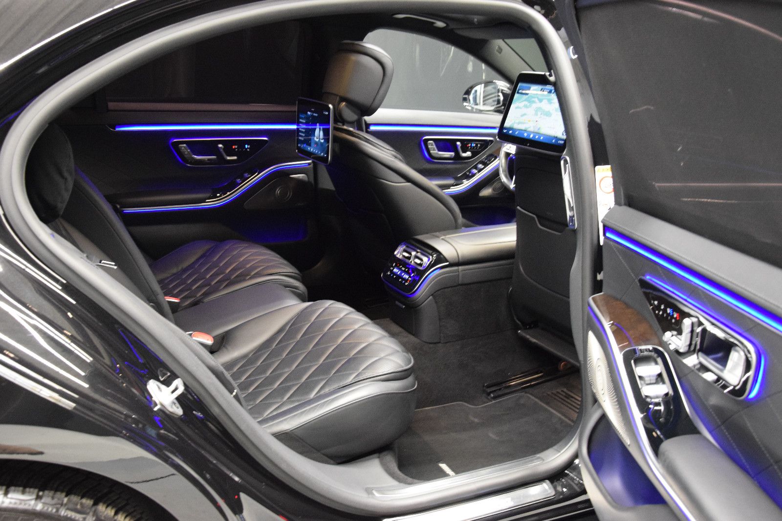 Fahrzeugabbildung Mercedes-Benz S 400 d 4Matic Lang AMG Pano TV Burmester HeadUp