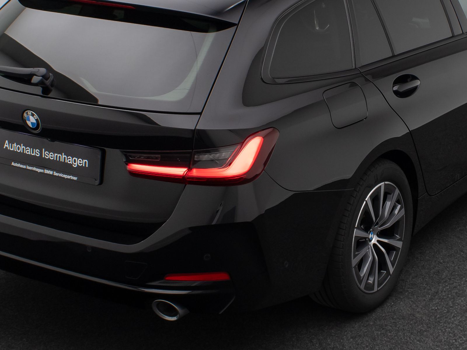 Fahrzeugabbildung BMW 320d xD Kamera DAB H/K Panorama HUD Ad.LED Sport