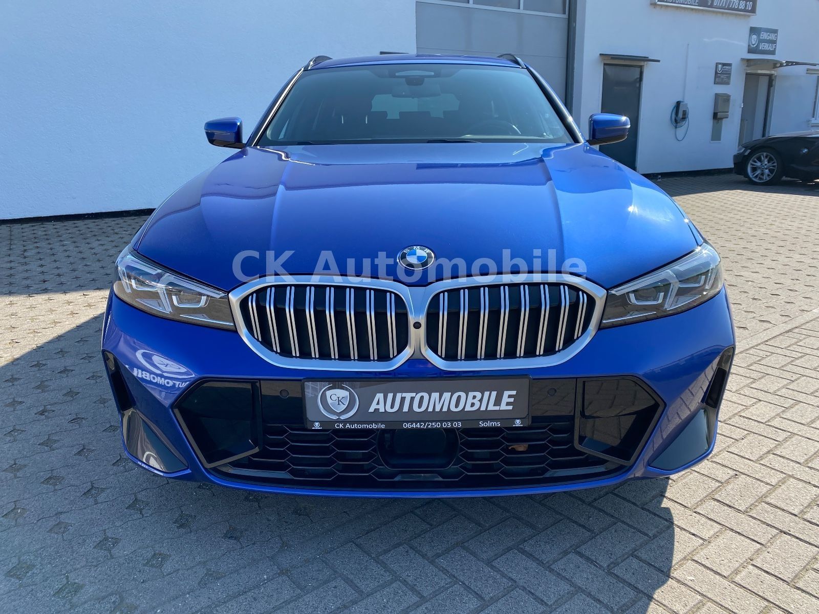 Fahrzeugabbildung BMW 320d xDrive Touring M-Sport/Navi/LED/ACC/360°Kam