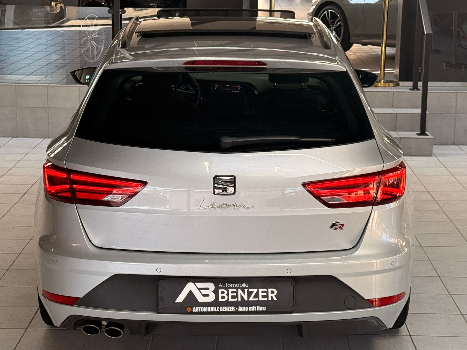 Fahrzeugabbildung SEAT Leon ST FR//ACC/LED/PANORAMA/APPLE-CAR/KAMERA