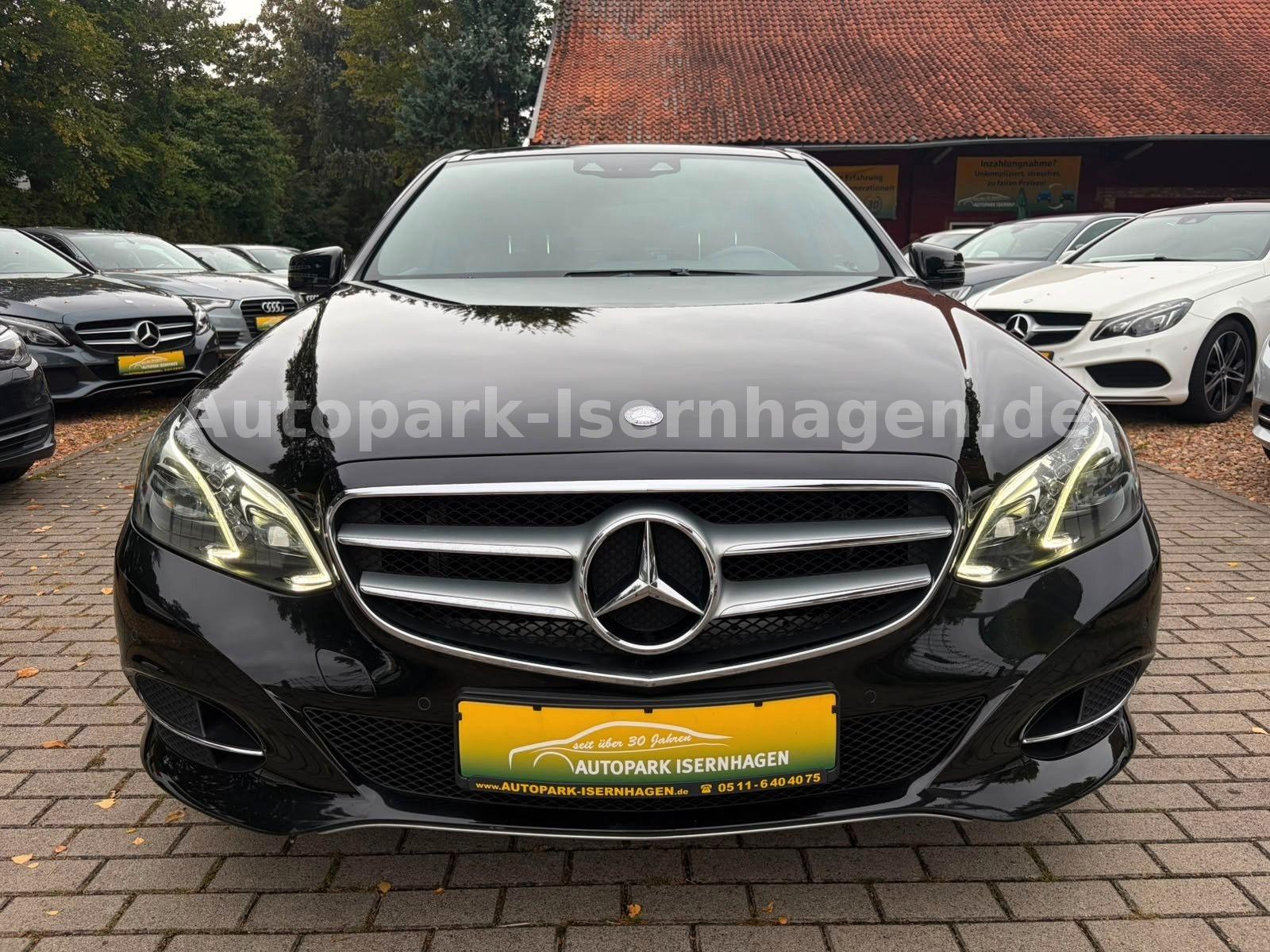 Mercedes-Benz E 300 Avantgarde*FL*Pano*Leder*4xSZH*Keyless*Xen