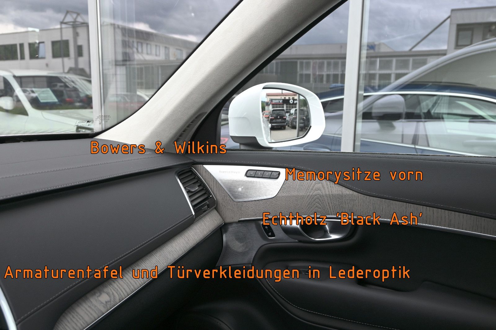 Fahrzeugabbildung Volvo XC90 T8 AWD Re Ultimate Bright °B&W°FOUR-C°VOLL!