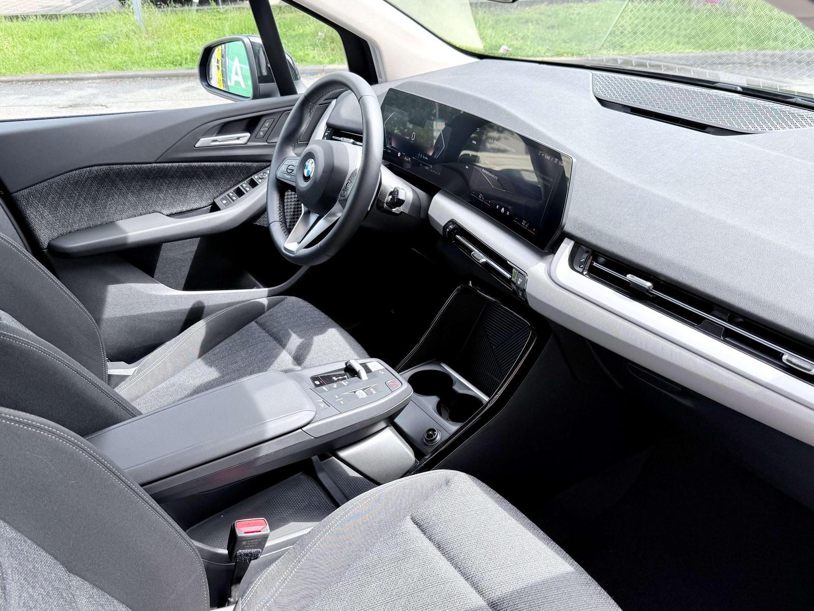 BMW 216 i 10,TKm*2026 er*Automatik*Navi*CarPlay*Kame