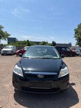 Ford Focus Lim. Concept - Ford Focus mit Benzin-Antrieb: Limousine, Concept