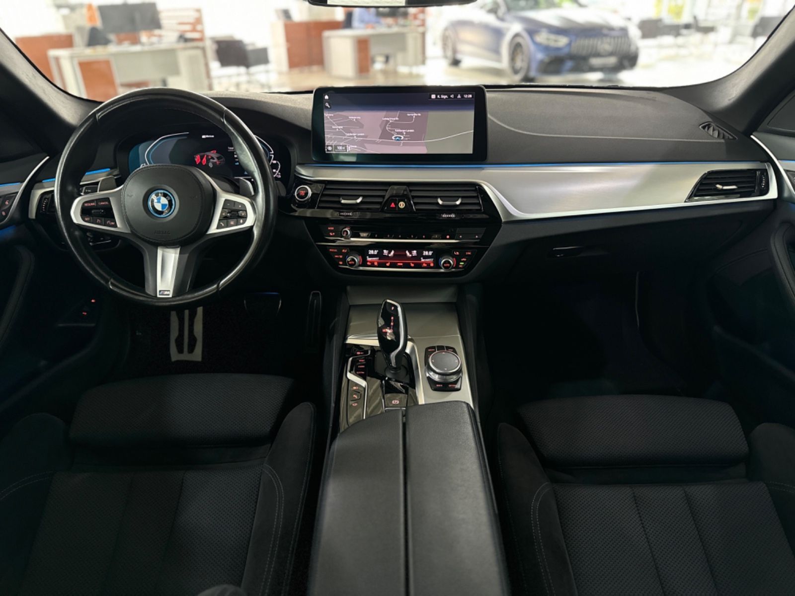 Fahrzeugabbildung BMW 530e xD M Sport Panorama Laser 360° HUD DAB HiFi