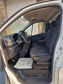 Opel Vivaro - 10
