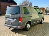 Volkswagen T6.1 Multivan 2.0 TDI Family/7.Sitze/PDC/Alu/AHK - gebrauchte VW T6 Multivan aus dem Jahr 2021