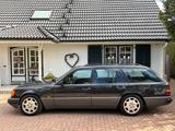 Mercedes-Benz E 300 TE Klima, Schiebedach, 7 Sitzer, Memory, 