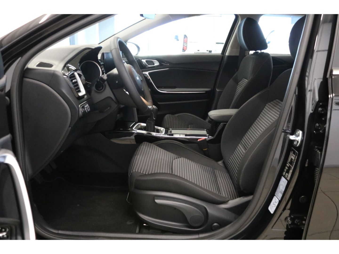 Fahrzeugabbildung Kia Ceed_sw Spirit Navi Tempomat Kamera JBL SHZ