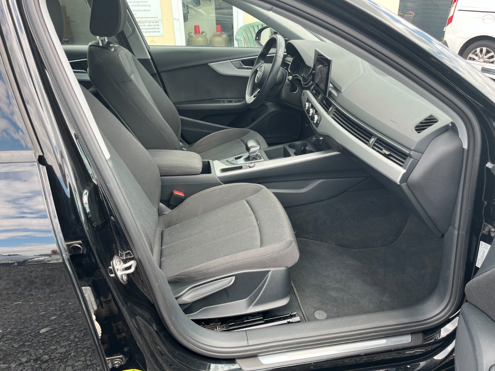 Fahrzeugabbildung Audi A4 Avant 35 TDI basis Aut. Navi LED 1.HAND PDC