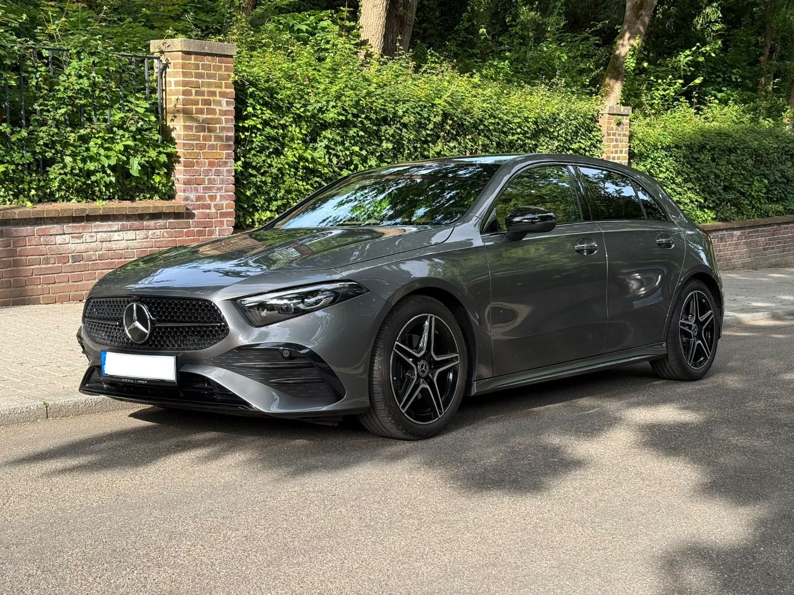 MERCEDES-BENZ A 200 AMG *MULTIBEAM|NIGHT|AHK|KEYLESS|DISTRONIC