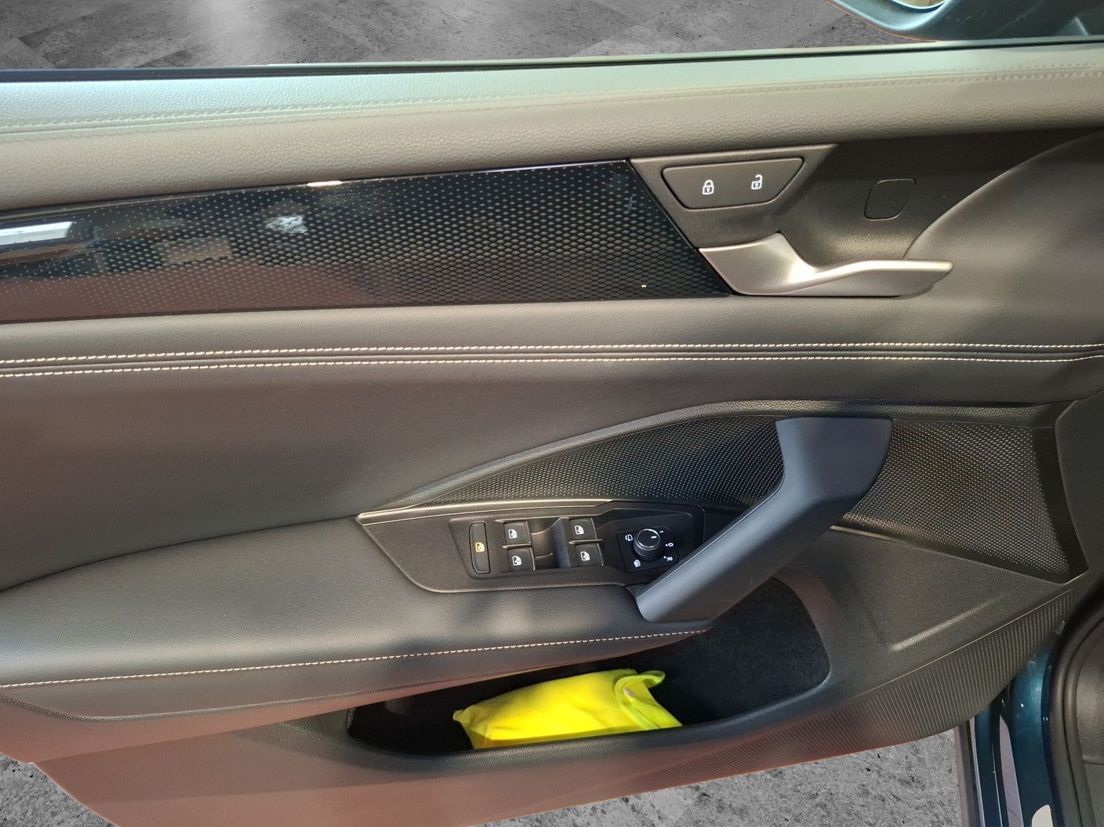 Fahrzeugabbildung Volkswagen Tiguan eTSI  Goal DSG LED AHK Navi AID ACC RFK S