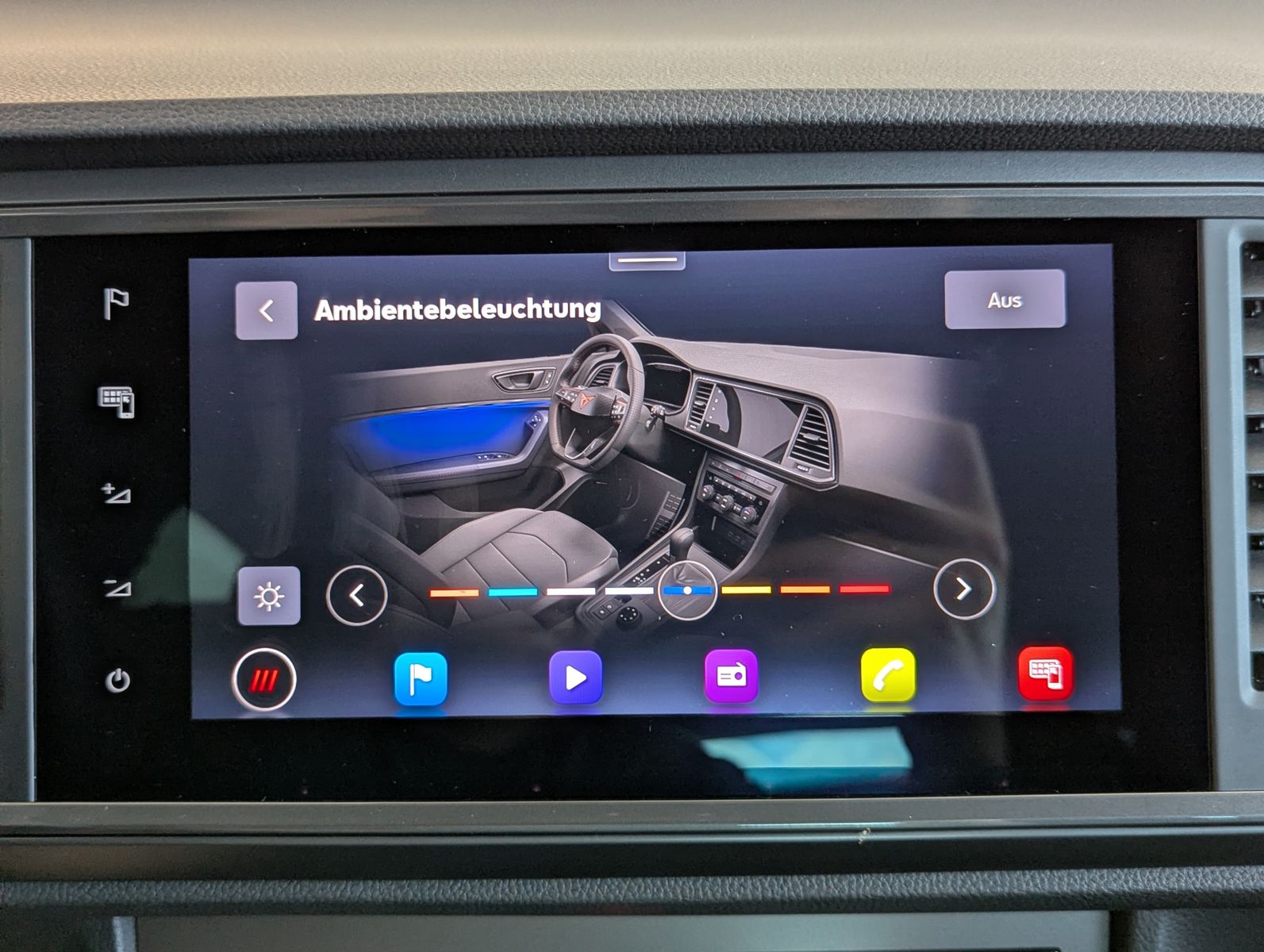 Fahrzeugabbildung CUPRA Ateca 1.5 TSI DSG Business-Plus AHK-Vorb. 19"