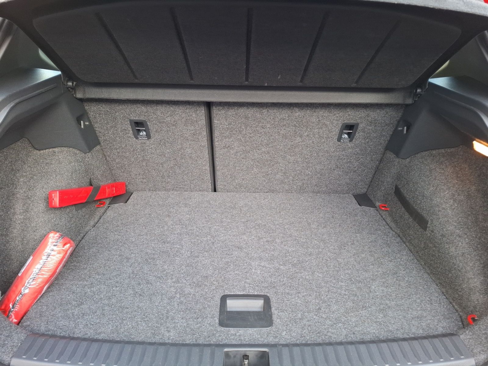 Fahrzeugabbildung SEAT Arona TSI FR-Line LED Navi GRA PDC SH LM