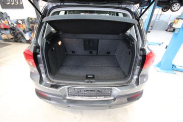Volkswagen Tiguan - 11