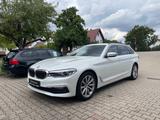 BMW 520 Baureihe 5 Touring520d/Pano/HeadUp/AHK/Leder - BMW Gebrauchtwagen in Pforzheim