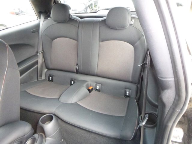 Fahrzeugabbildung MINI ONE >Sitzheizung/Einparkhilfe<