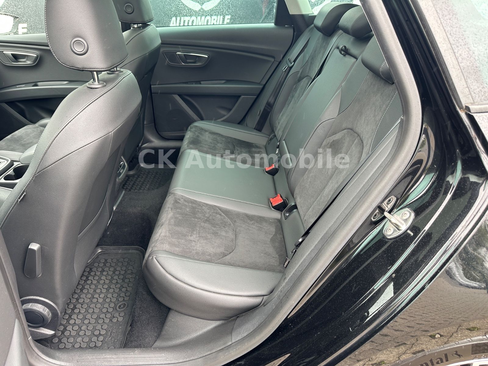 Fahrzeugabbildung SEAT Leon ST Style Automatik/Navi/Pano/Klimaa/LED/AHK