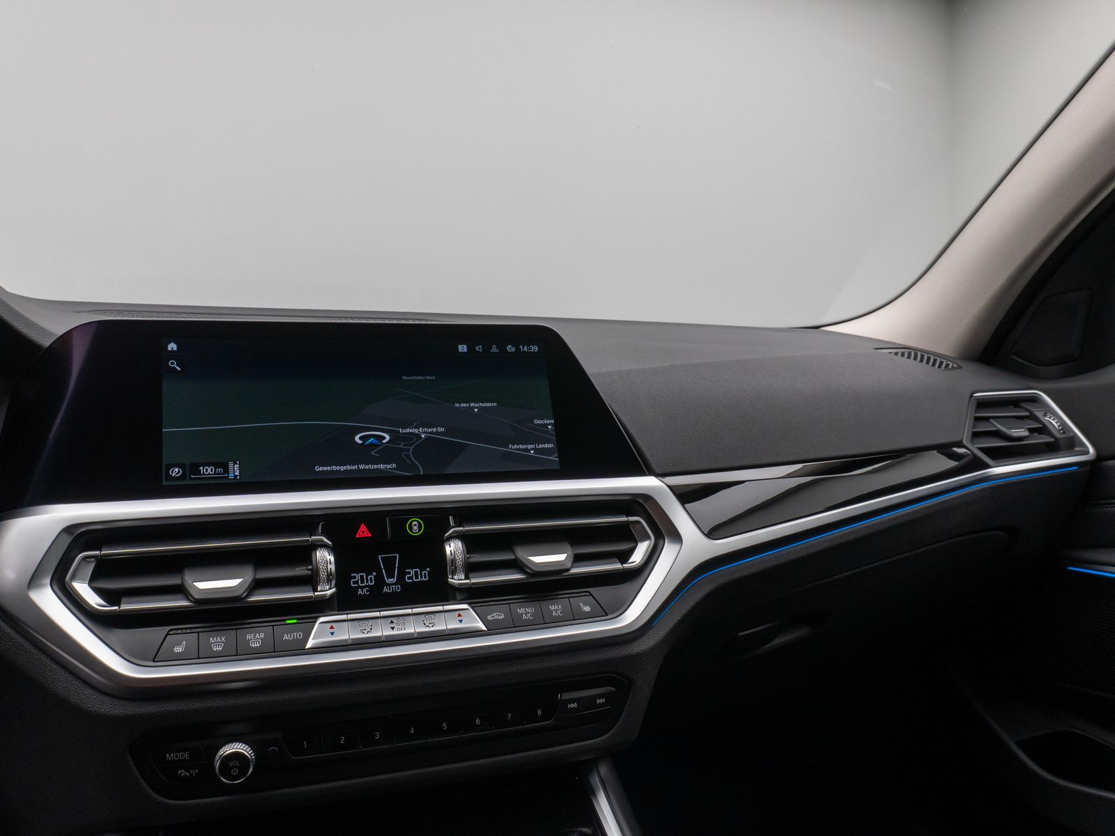 Fahrzeugabbildung BMW 330e SportLine Laser Kamera HUD DAB HiFi Komfort