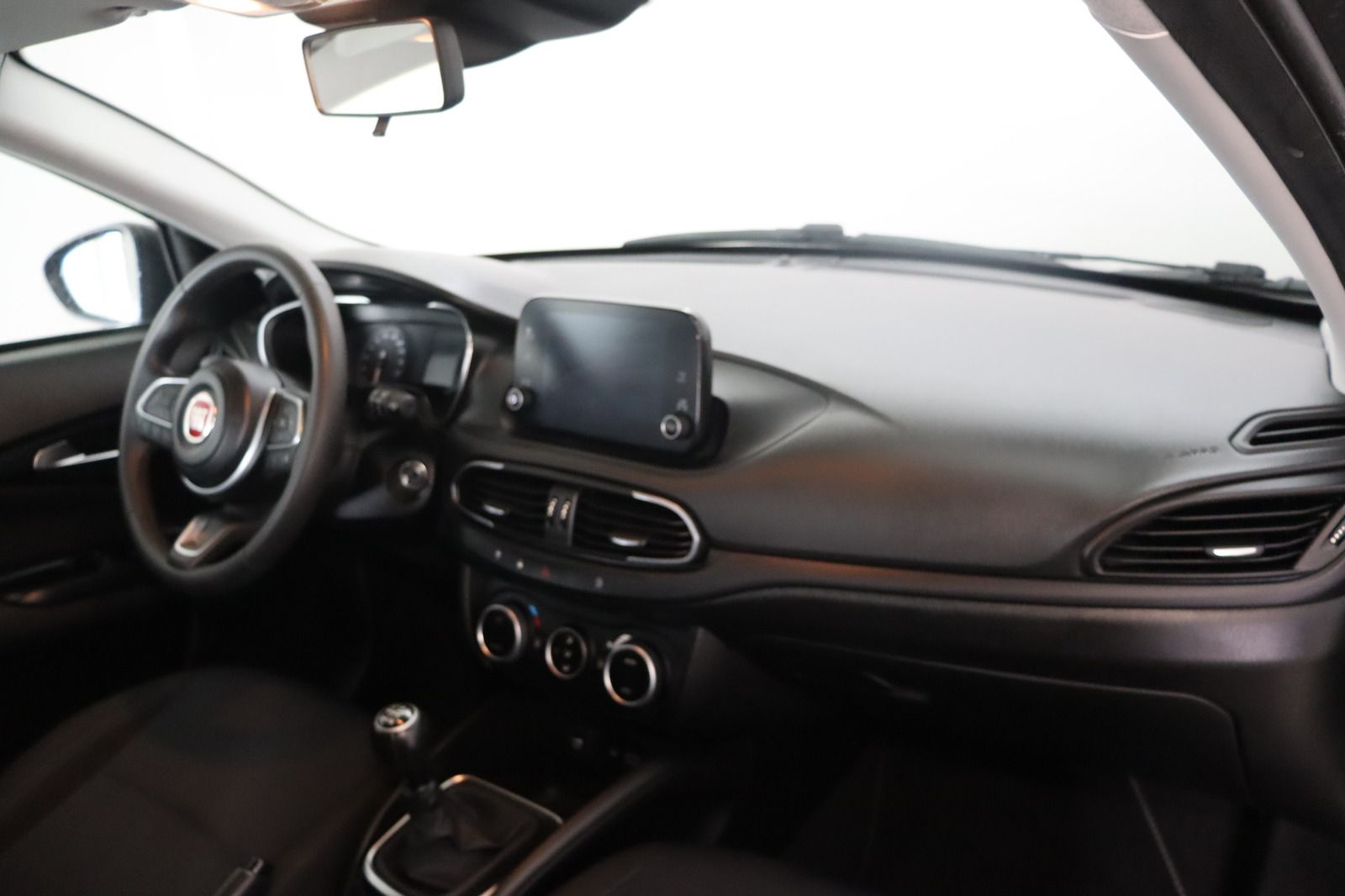 Fahrzeugabbildung Fiat Tipo * Navi * HU/AU neu * Tempomat