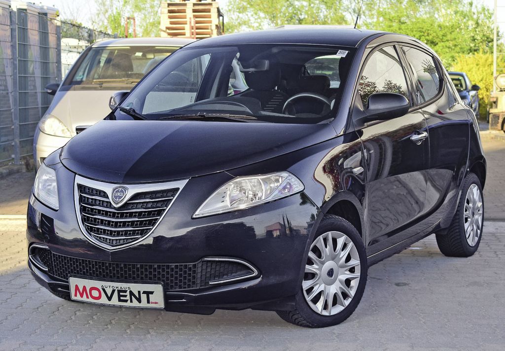 Lancia Ypsilon