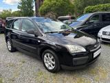 Ford Focus Turnier Trend, Top Zustand, 8 fach - Ford Focus aus 2005: Kombi