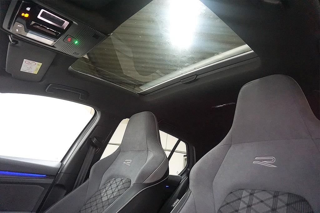Volkswagen Golf 8 2.0TSI DSG 2xR-Line Virtual Pano Navi, миниатюра 9