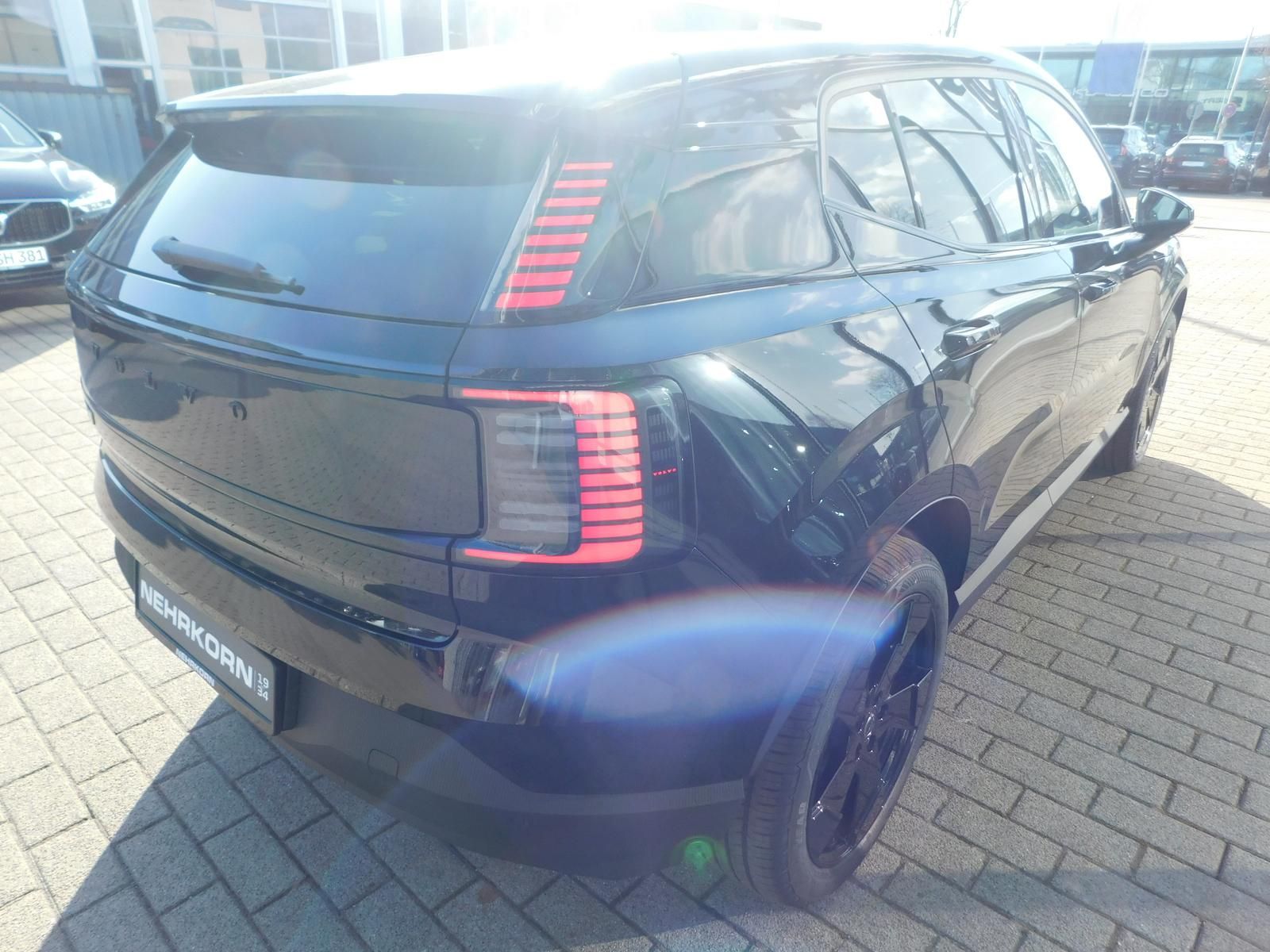 Fahrzeugabbildung Volvo EX30 single Motor ext. Range Plus Black Edition