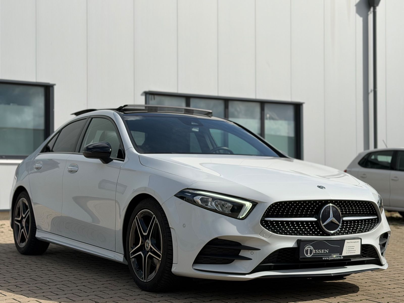 Mercedes-Benz A 180 Lim AMG Pano LED Night Wide Kamera Carplay foto 3