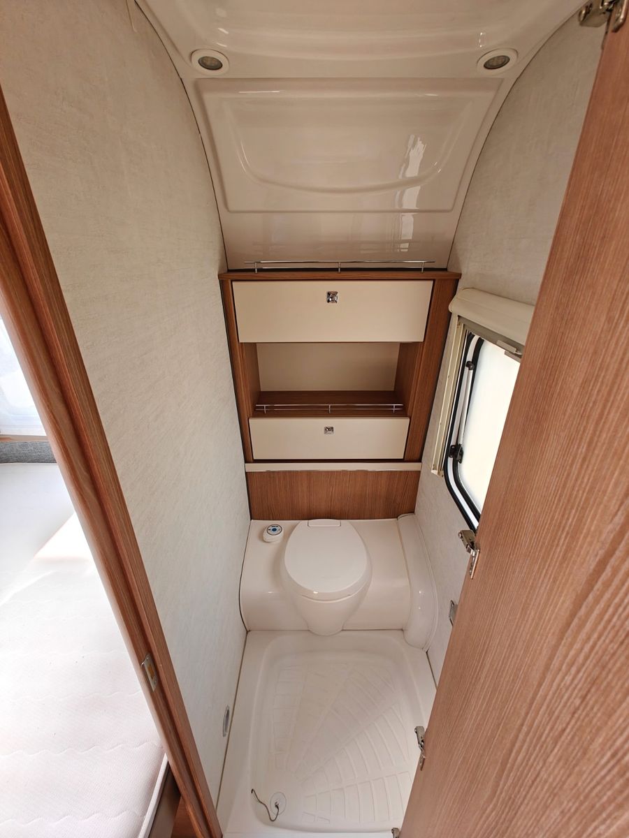Fahrzeugabbildung Fendt Saphir 560 SF - Mover, Backofen, Citywasser -