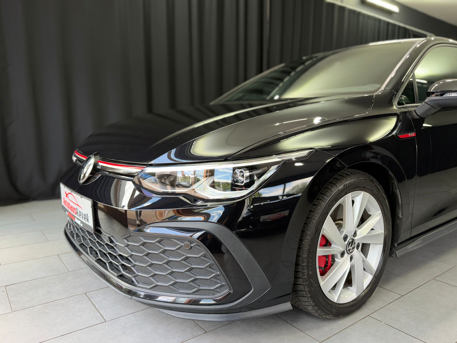 Fahrzeugabbildung Volkswagen Golf VIII Lim. GTI|H&K|HuD|U-Frei|D-FZG