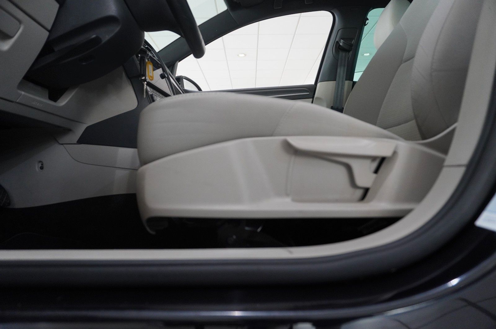 Fahrzeugabbildung Volkswagen Golf VII Vari. 1.6 TDI COMFORTL. NAVI/LED/KAMERA