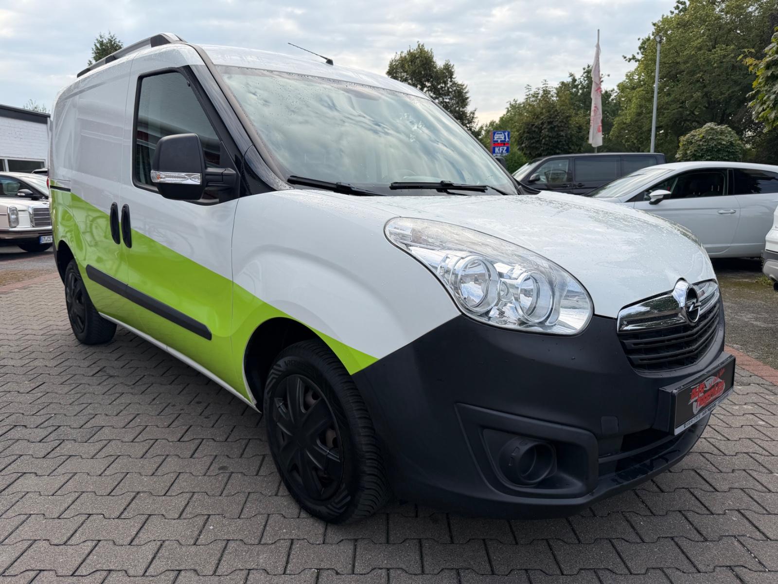 Opel Combo D Kasten L1H1 2,2t Regale Flügeltüren AHK