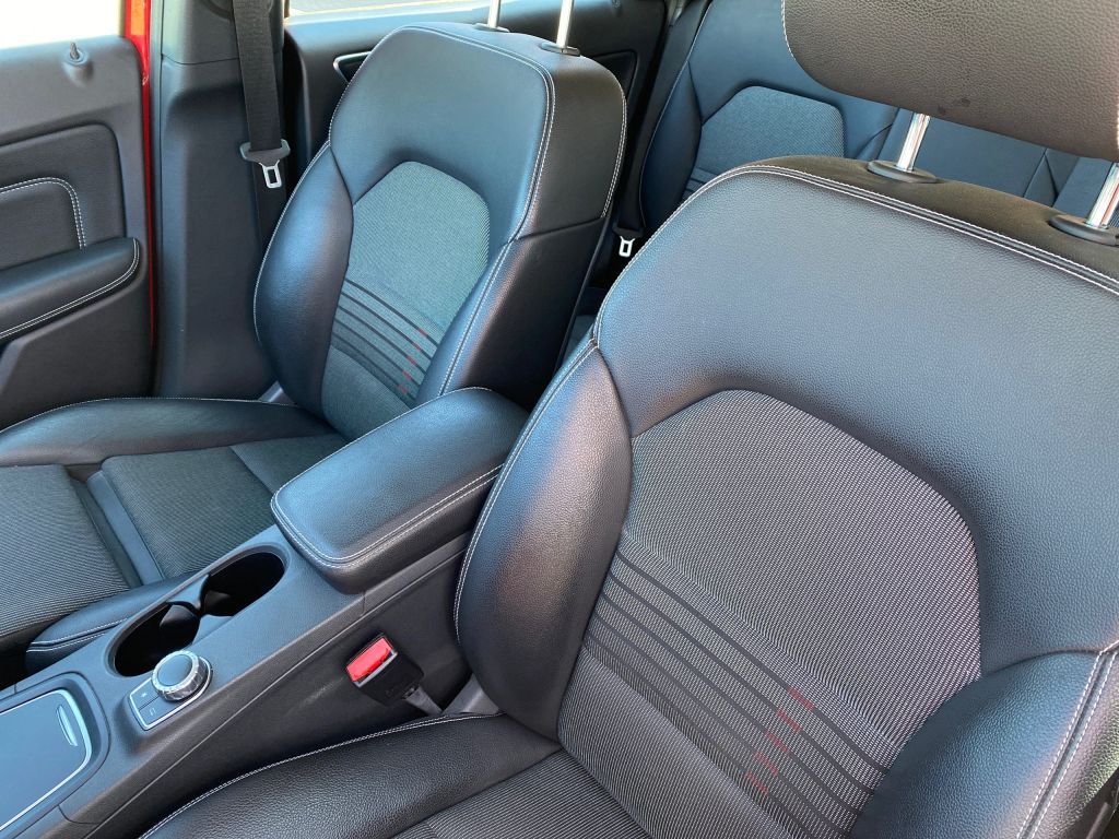 Fahrzeugabbildung Mercedes-Benz B 180 7G-DCT Urban *Navi*Sitzheizung*Automatik*