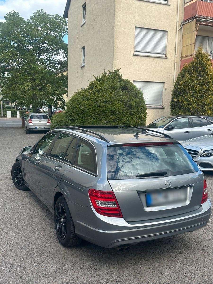 Mercedes-Benz 200 2011 — двигун 136 HP (100kW)