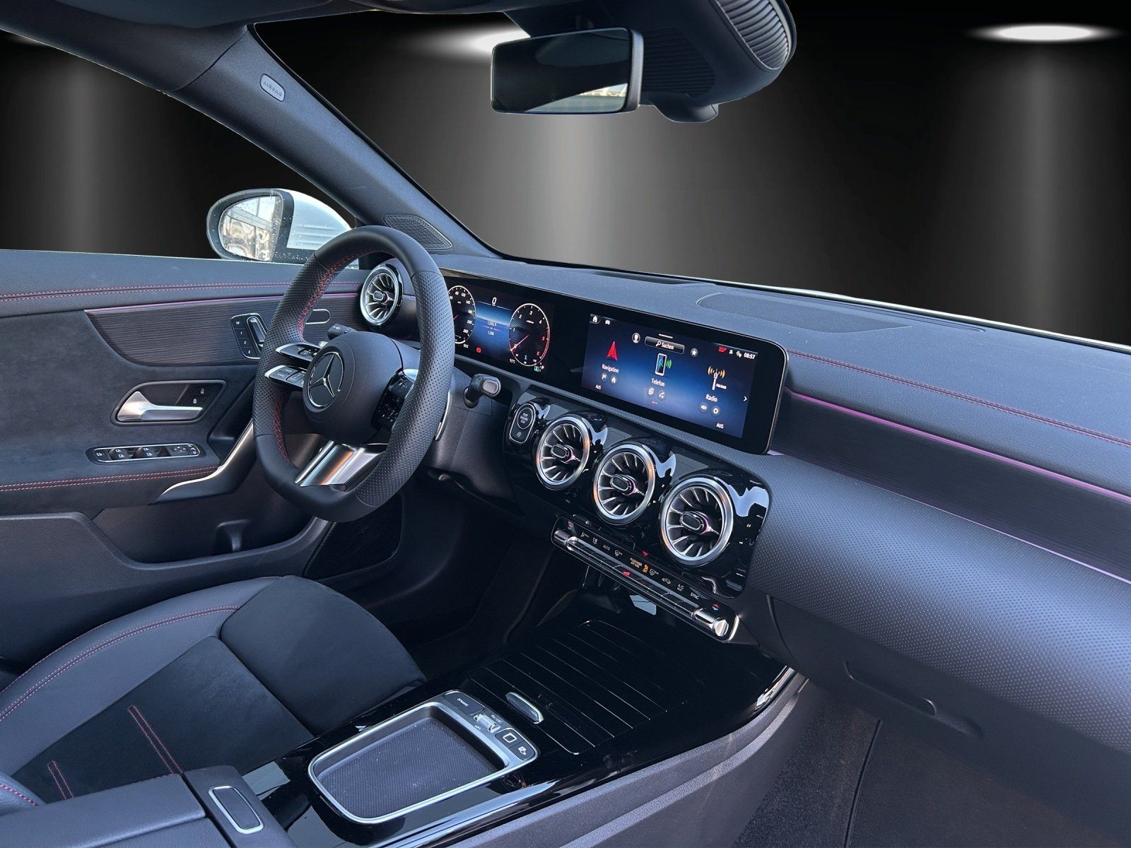 Fahrzeugabbildung Mercedes-Benz CLA 220 d SB AMG Pano MEMORY Head-Up MULTIBEAM