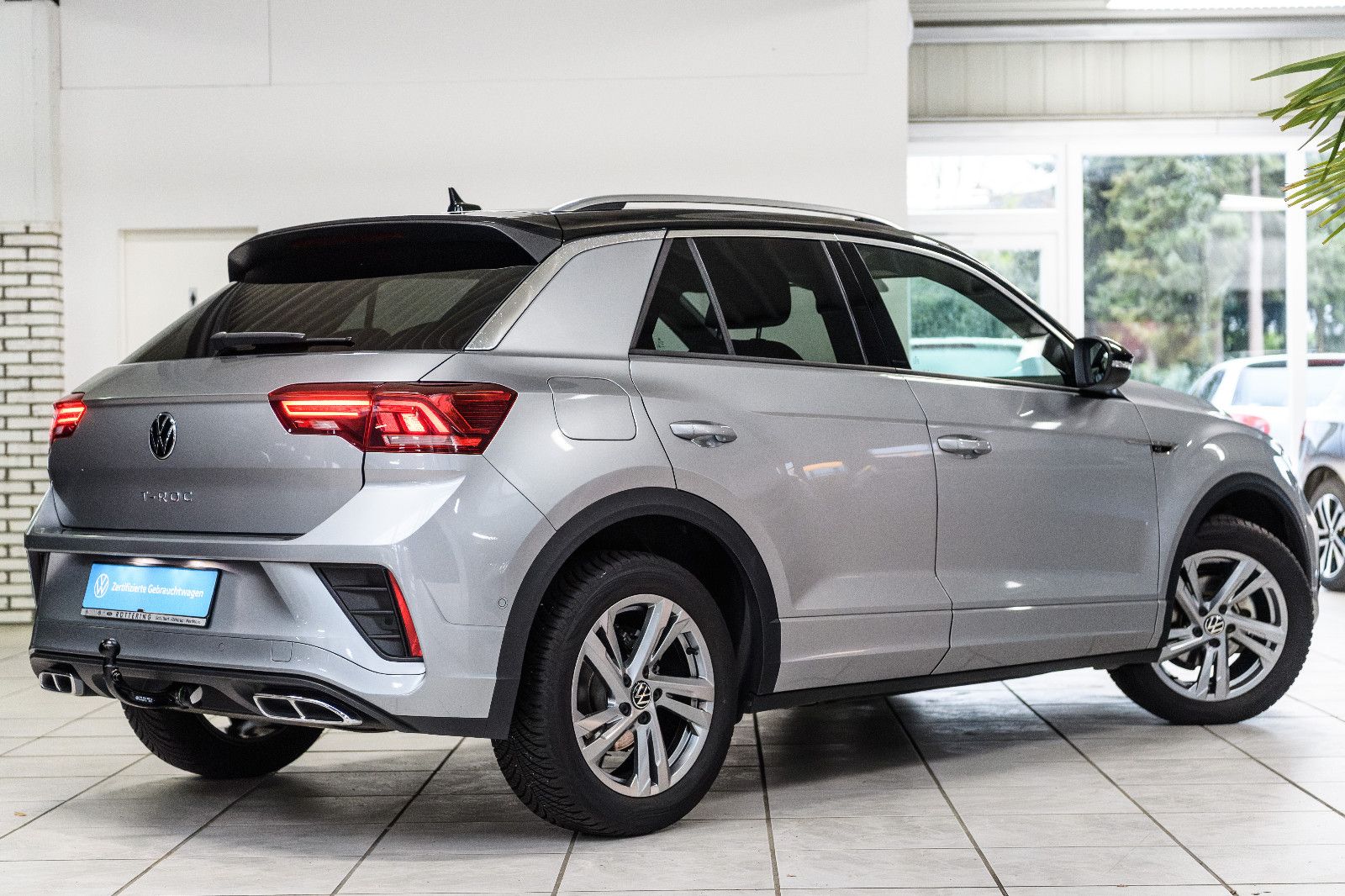 Fahrzeugabbildung Volkswagen T-Roc R-Line 1.5 TSI DSG LED+AHK+NAVI+ACC+KAMERA