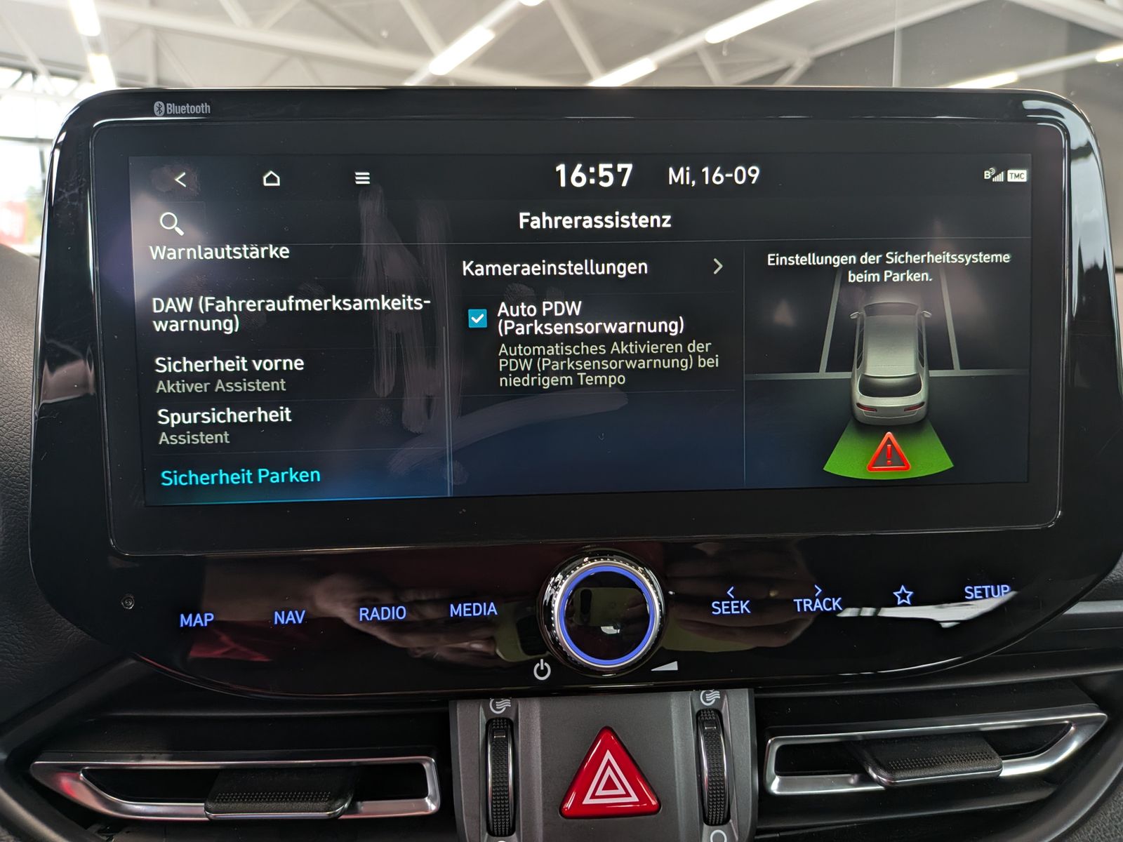 Fahrzeugabbildung Hyundai i30 1.5 T-GDI DCT Trend MHEV Cam Navi LED-Paket