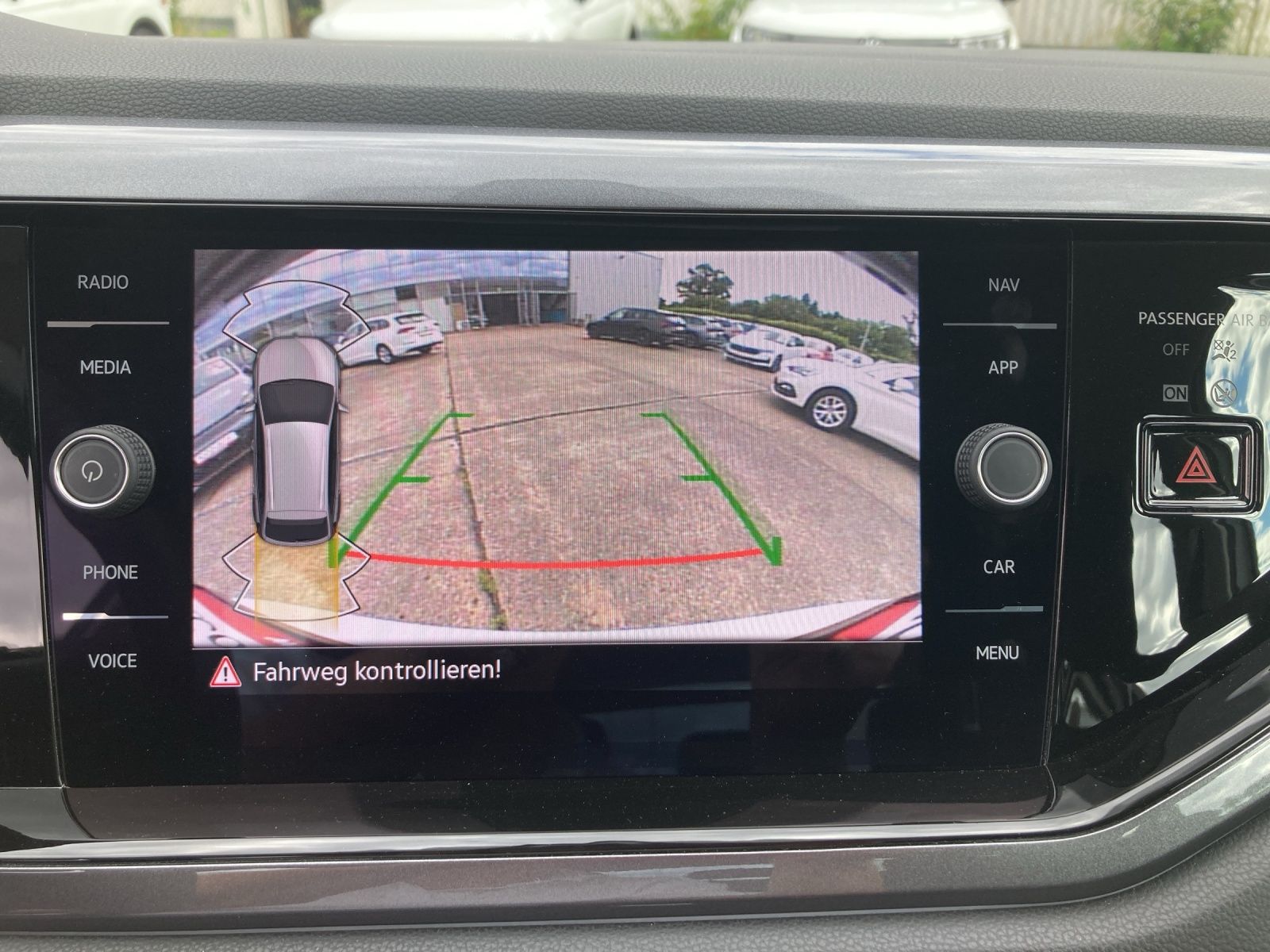 Fahrzeugabbildung Volkswagen Taigo TSI Style DSG IQ-Light Navi AHK RFK SHZ