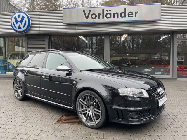 Audi RS4 Avant 4.2 quattro Black Edition Keramik