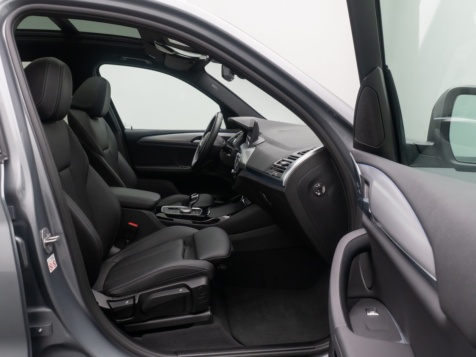 Fahrzeugabbildung BMW X3 xD30e Alarm DAB HiFi Kamera Sportsitz Panoram
