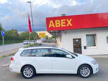 Volkswagen Golf - 4