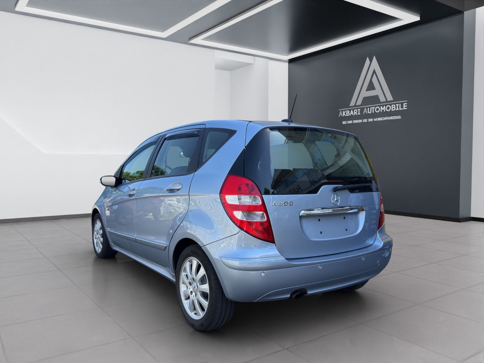 Fahrzeugabbildung Mercedes-Benz A 200*Klima*Sitzheiz*Bi-Xenon*Einparkhilfe*