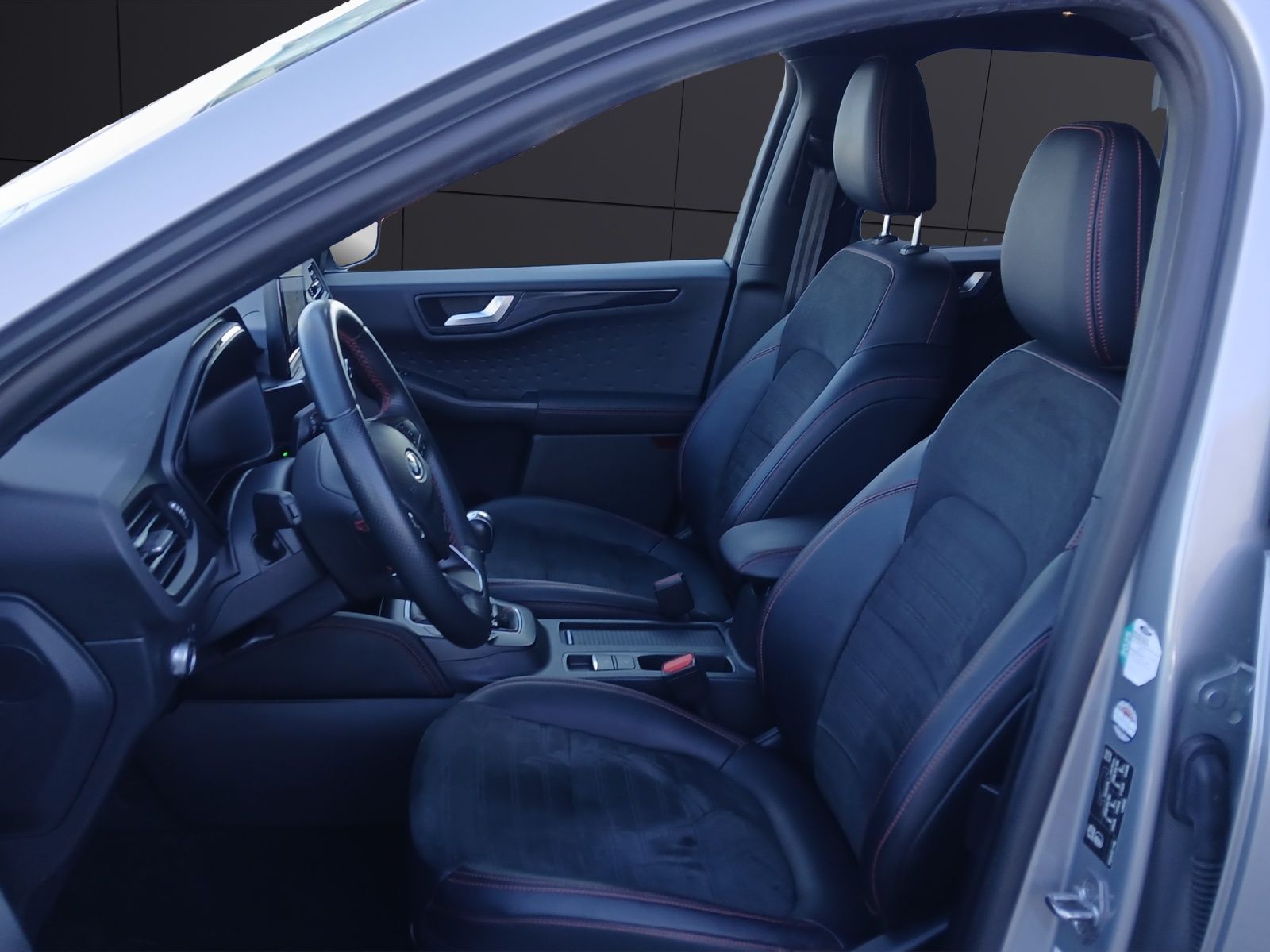 Fahrzeugabbildung Ford Kuga 2.0 EcoBlue Hybrid ST-Line X LED AHK Navi H