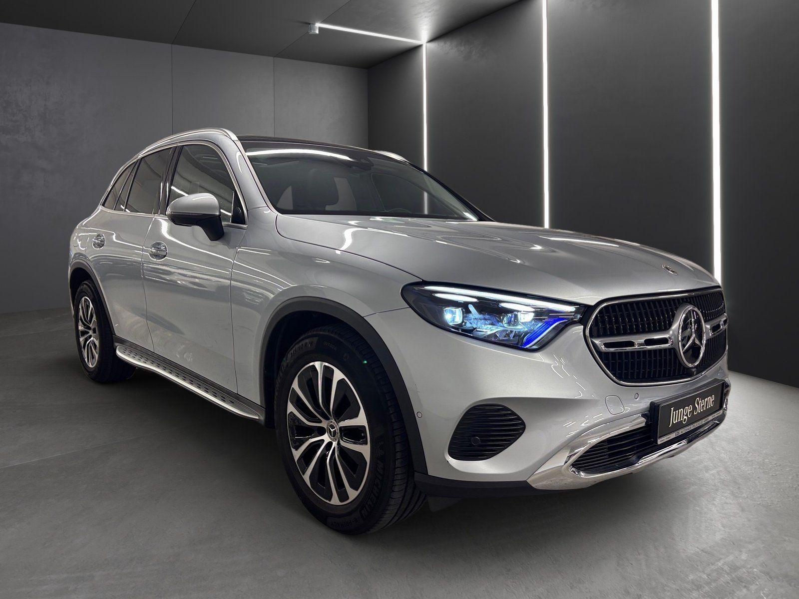 Fahrzeugabbildung Mercedes-Benz GLC 200 4M Avantgarde*AHK*Pano*360°*Digital*Memo